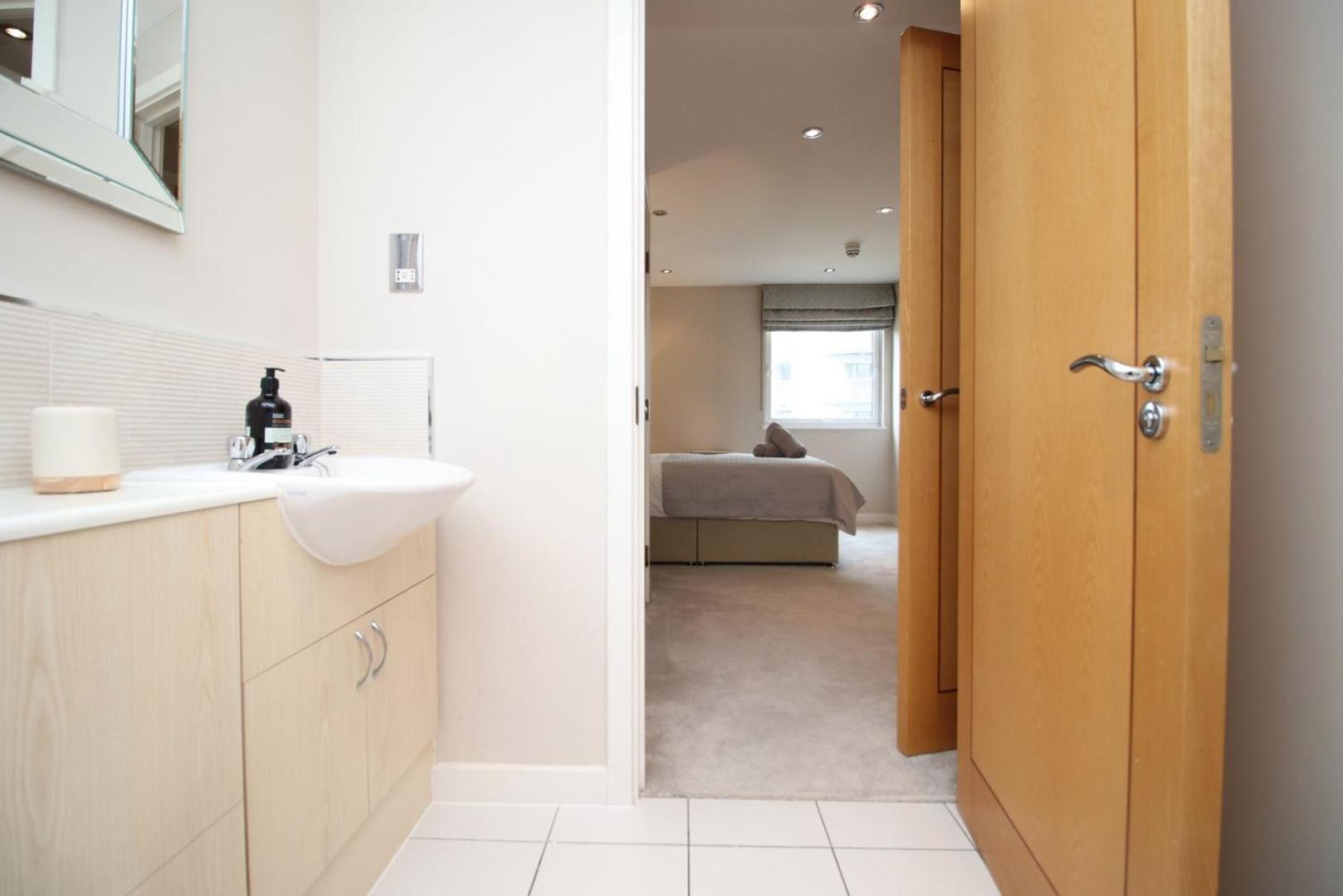 Apartmán Perfect Getaway In Cardiff Marina Exteriér fotografie
